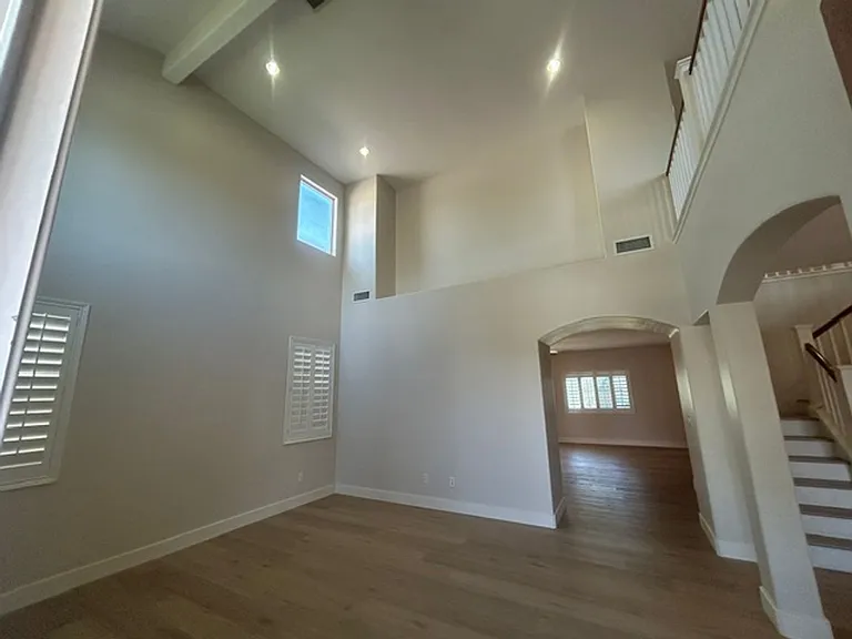 5211 W Elkhorn Ct — Photo 4