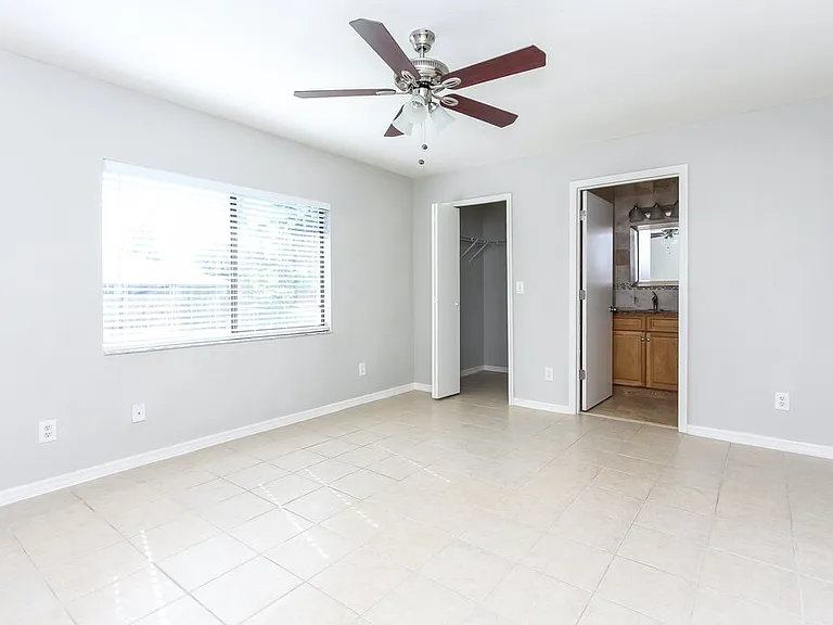 2715 SE 8th Ave — Photo 10