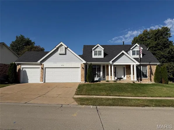 16752 Stanford Place Dr, Florissant, MO 63034