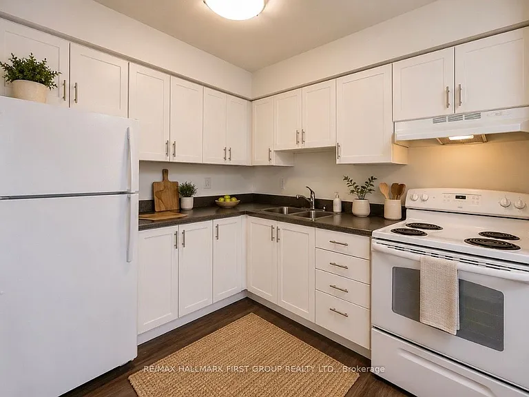 145 Liberty St S #703 — Photo 7