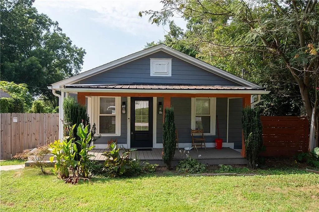 2 bed, 2.0 bath, 662 sqft, $2,400 — Photo 2