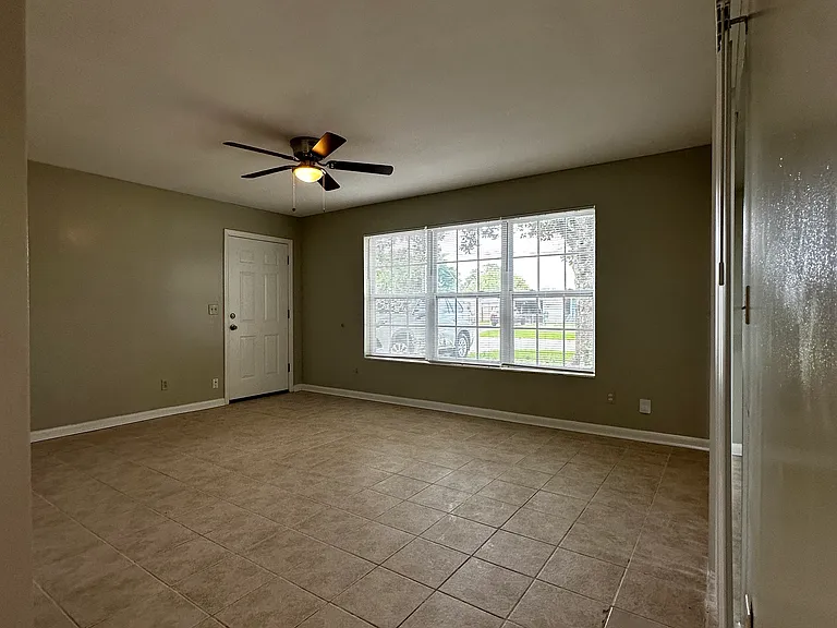 10757 S Hawaii Dr — Photo 1