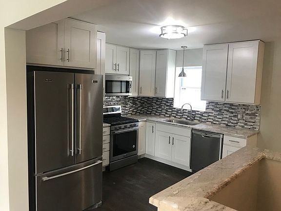 5th image of 9669 Schiller Blvd