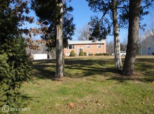 45440 Lakeside Dr, Sterling, VA 20165