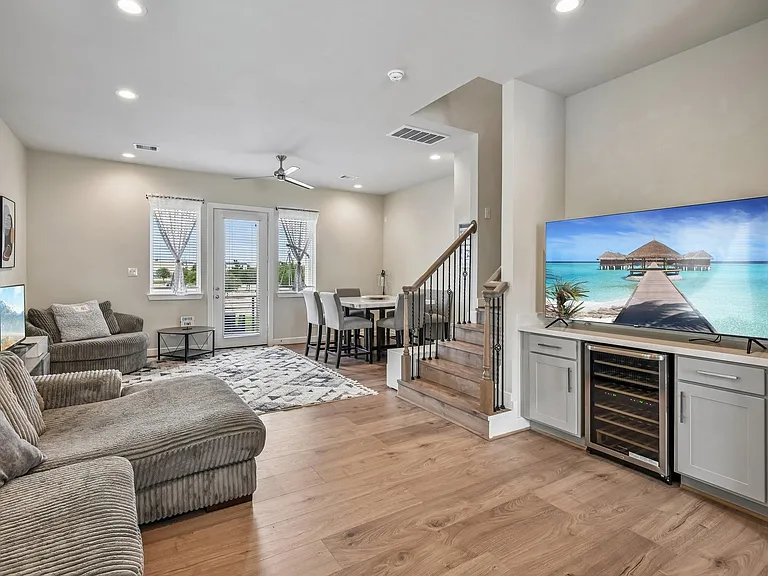6314 Chelsea Falls Ln — Photo 4