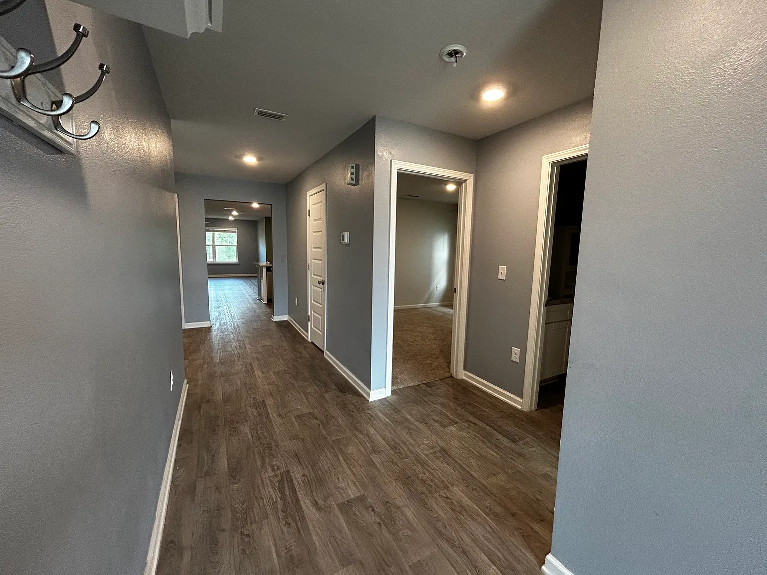 4 bed, 1787 sqft, $2,350 — Photo 2