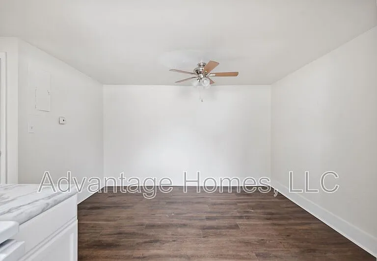 1015 N Scott Ave #8-5 — Photo 15