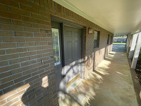 4th image of 3683B Donovan Dr #B