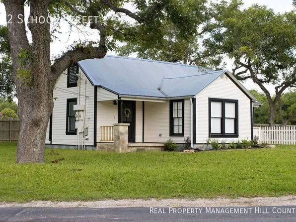 102 N School St, Boerne, TX 78006
