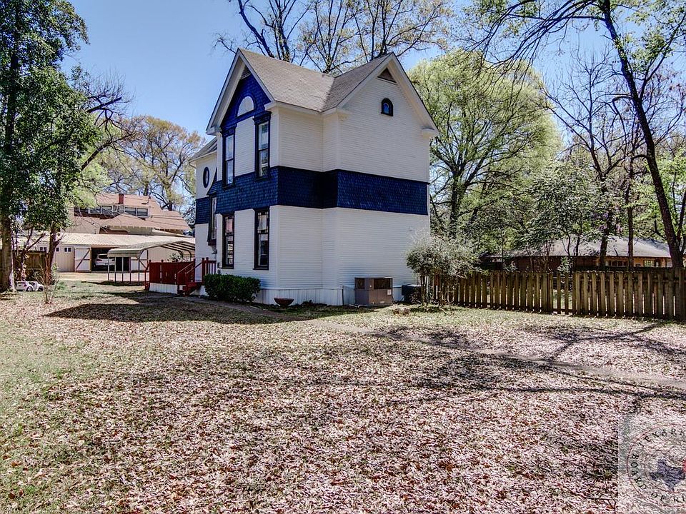 1st image of 306 E 19th St