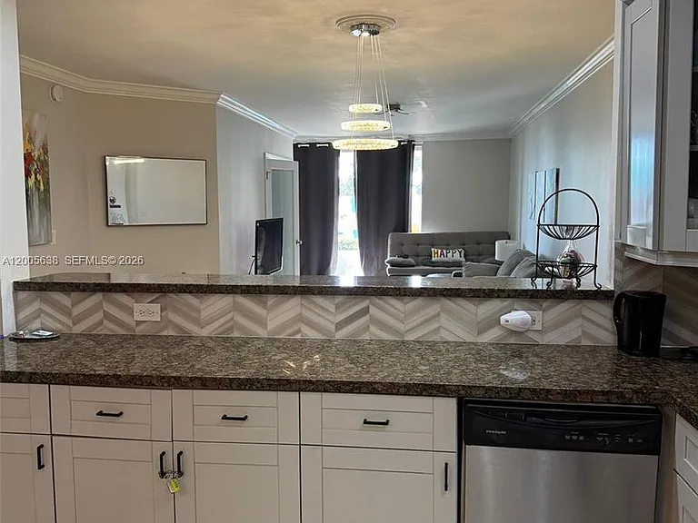 3725 S Ocean Dr #L12 — Photo 3