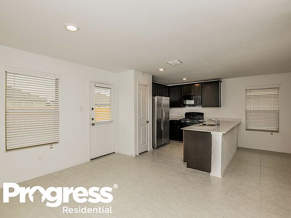 5th image of 1125 Crestview Dr