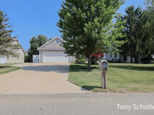 4523 Lytham Dr, Hudsonville, MI 49426