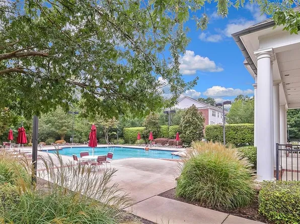 618 Red Hill Rd, Newport News, VA 23602