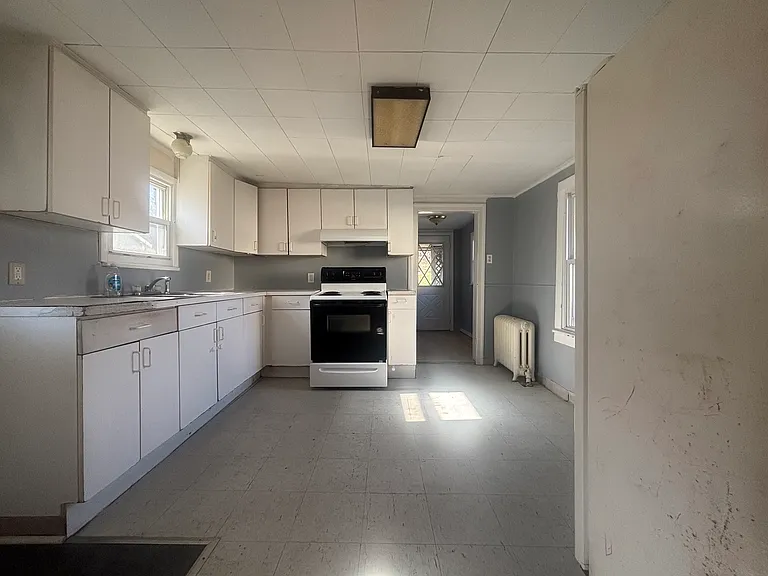 51 Barney St — Photo 3