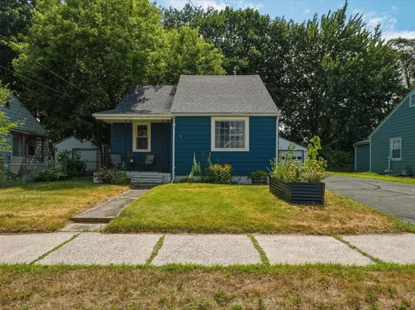 51 Cayuga Court, Burlington, VT 05408