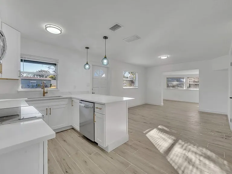 1224 Helen St — Photo 18