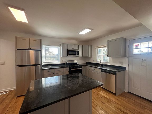 4th image of 95 7th Ave #1