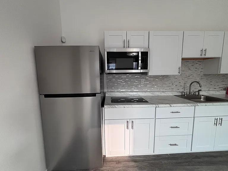 14 Monticello Ave #A — Photo 3