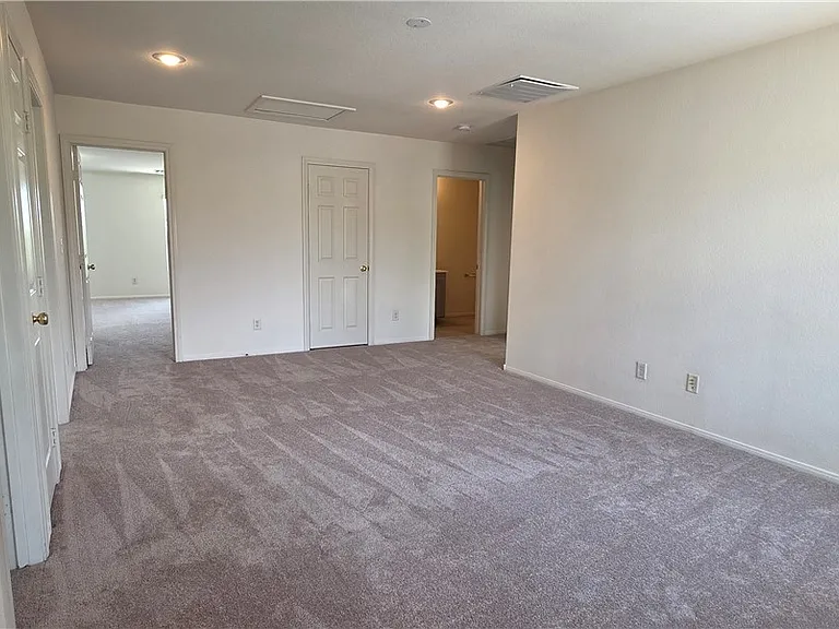 3358 Hillside Garden Dr — Photo 15