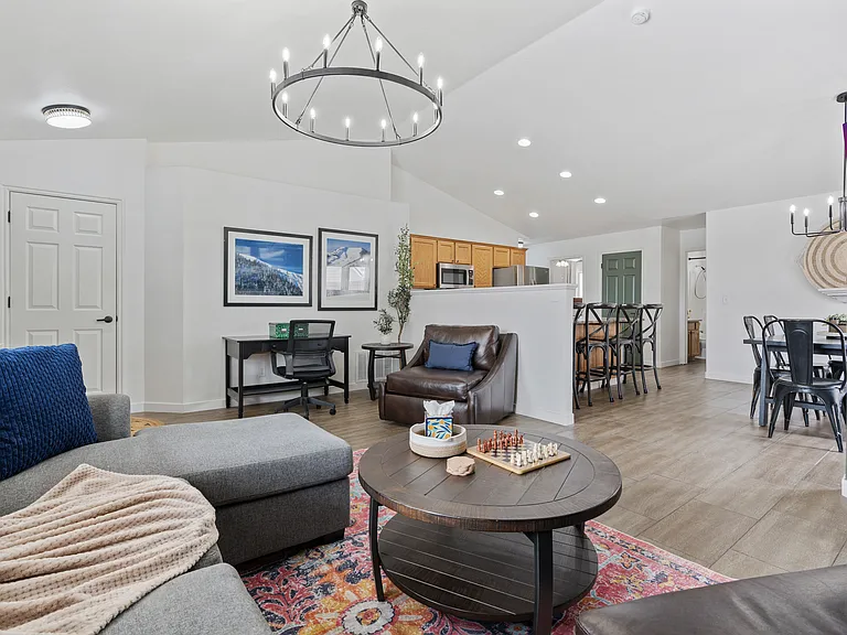 120 N Century Dr — Photo 19