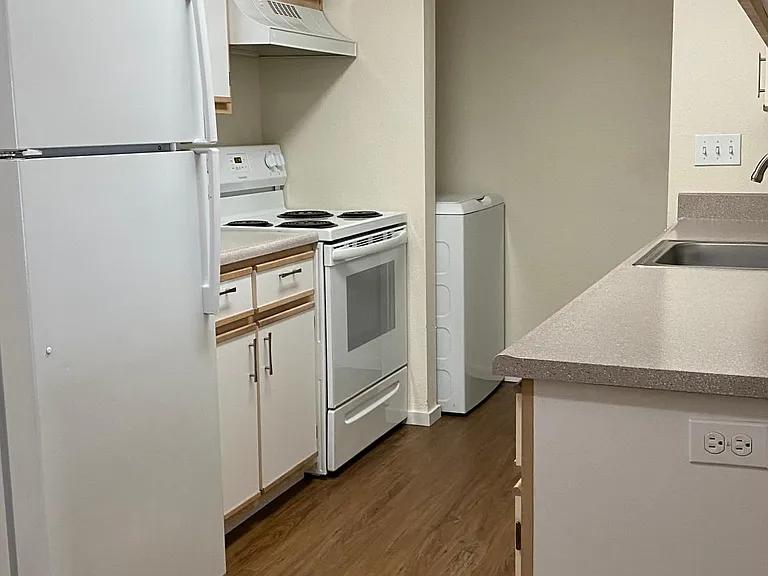 River Place — Photo 24