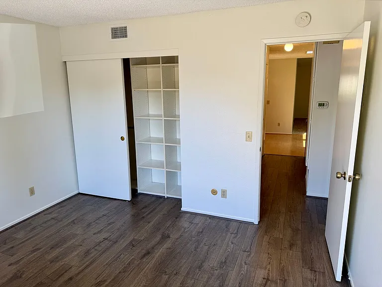 8933 Modesto Cir #1215B — Photo 16