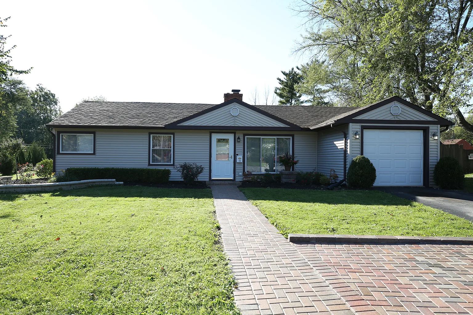 16 Marquette Pl photo 1
