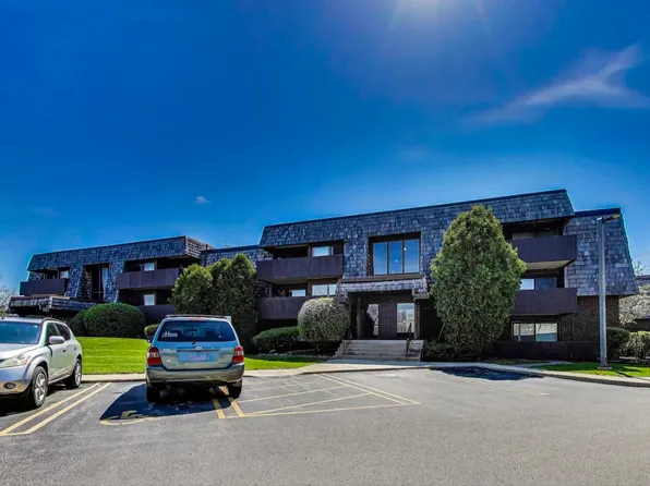 493 Timber Ridge Dr APT 205, Carol Stream, IL 60188