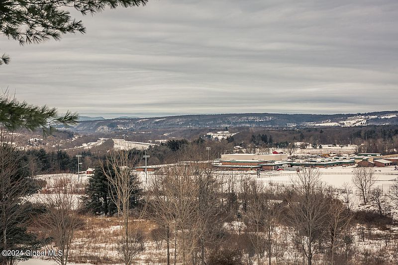 5th image of 205 Switzer Hill Road
