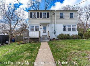 6938 University Dr, Alexandria, VA 22307