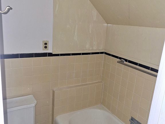 3rd image of 1320 Quinby Ave #7