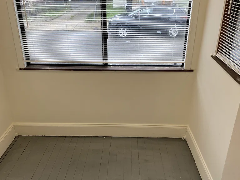 81 Ruthven St #1 — Photo 2