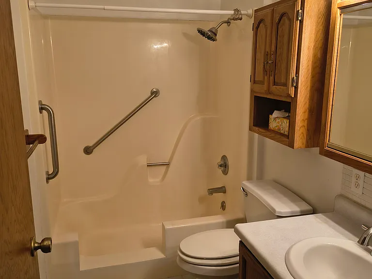 305 W Meyer Pl #A — Photo 5