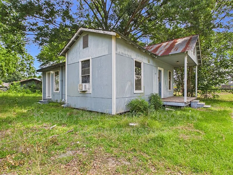 2 bed, 1.0 bath, 762 sqft, $675 — Photo 2