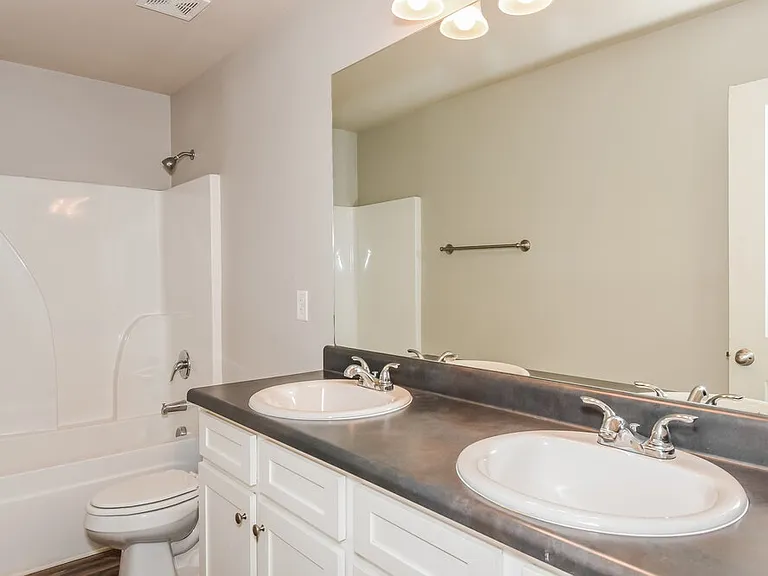180 Chandler Trce — Photo 15