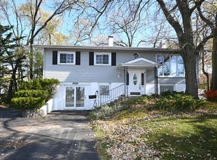 1675 Ashley Rd, Hoffman Estates, IL 60169