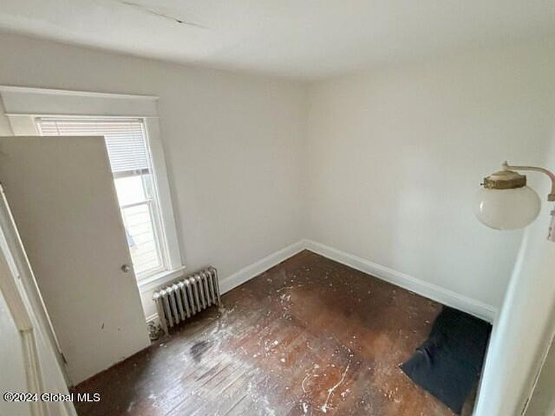 5th image of 1050 Willett Street