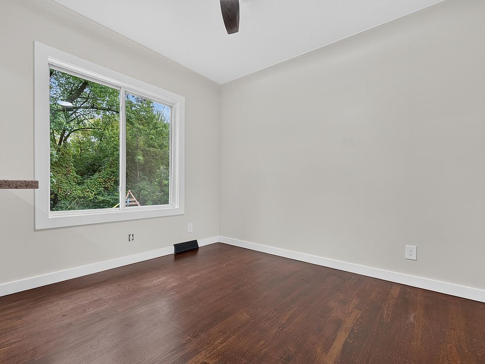 1652 Charleston Ave, photo 10