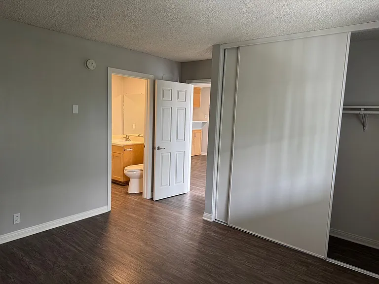 Villa Del Sol Apartments — Photo 48