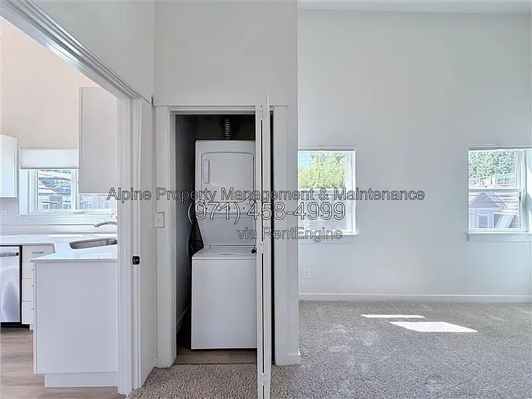 1935 SE 11th Ave #4 — Photo 12