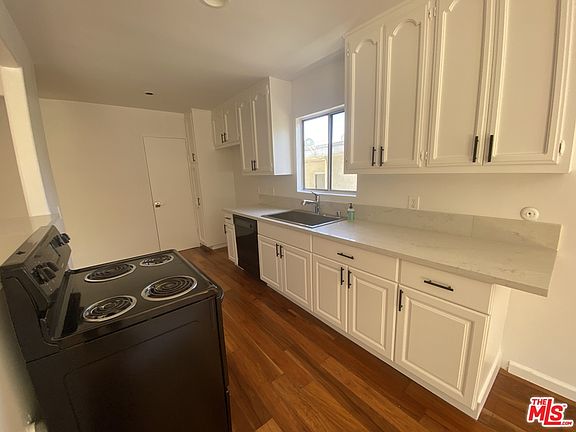 3rd image of 743 N Sweetzer Ave #205