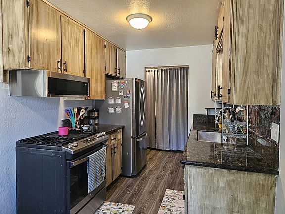 5th image of 1106 E St