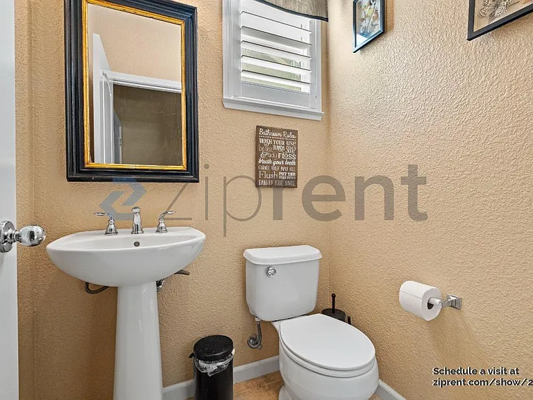 887 Hampton St — Photo 24