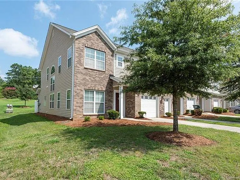 4558 Craigmoss Ln — Photo 1