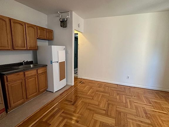 3rd image of 3230 Steuben Ave #1