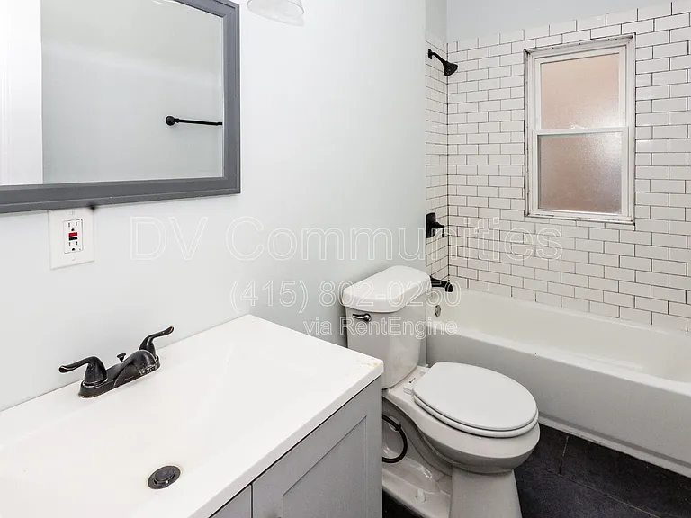3296 E 149th St #4 — Photo 8