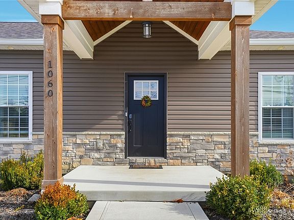 2nd image of 1060 Lytle Rd