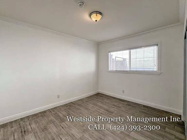 627 Westminster Ave #2 — Photo 14