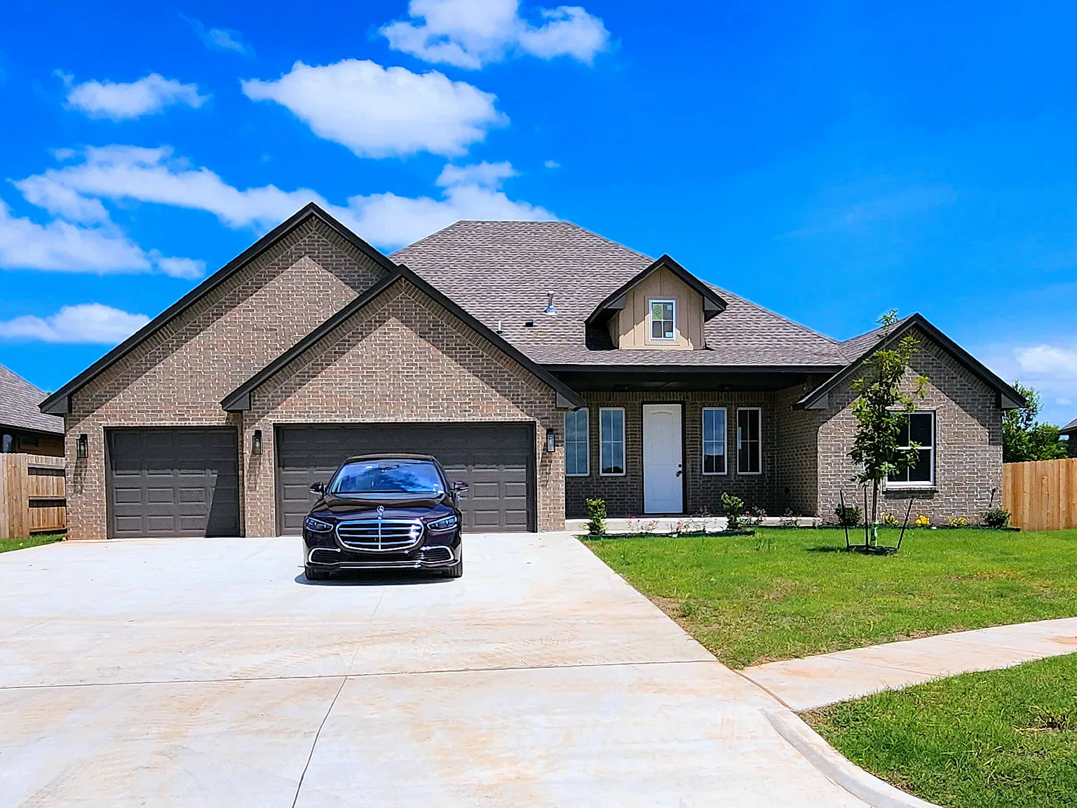 5 bed, 2915 sqft, $2,895 — Photo 1